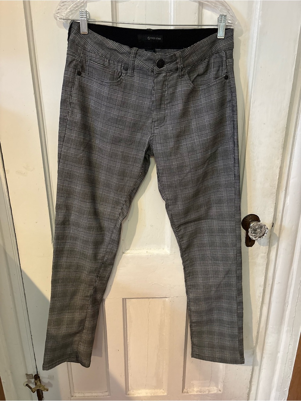 Old Navy Women's Gray Plaid Straight-Leg Pants